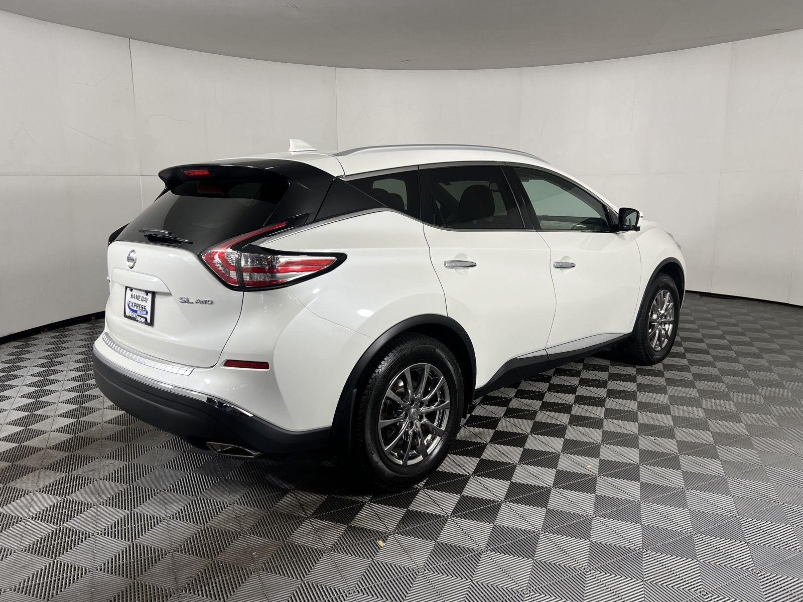 Used 2018 Pearl White Nissan SL image 11