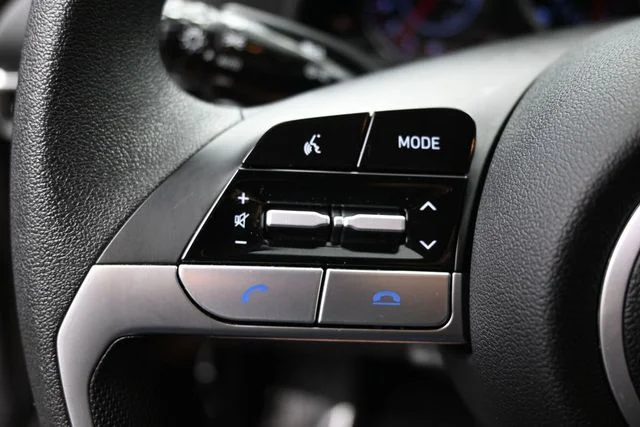 Used 2023 Silver Hyundai SEL image 19