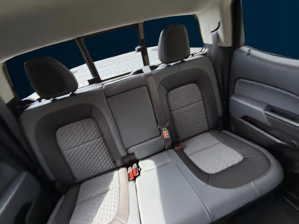 Used 2019 Black Chevrolet Z71 image 18