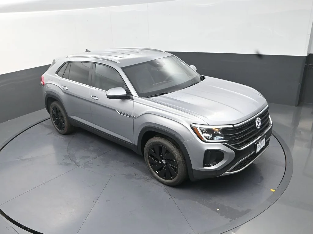 New 2026 Silver Volkswagen 2.0T SE w/Technology image 14