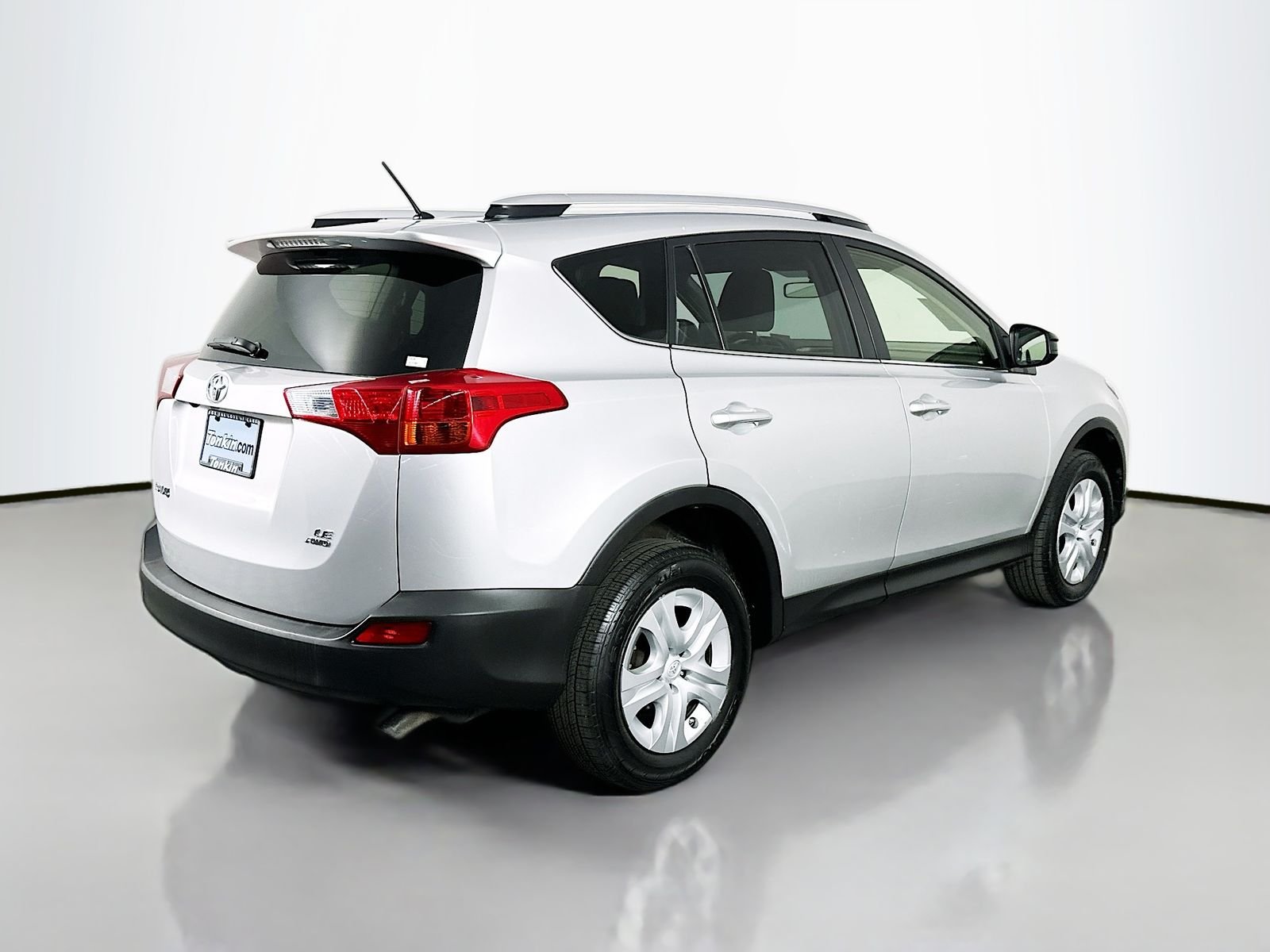 Used 2014 Classic Silver Metallic Toyota LE image 6