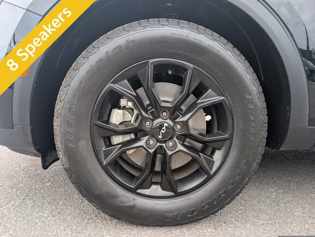 Used 2024 Black Kia X-Pro Prestige image 12