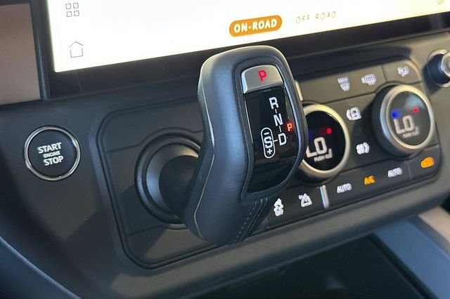 New 2026 Fuji White Land Rover X-Dynamic SE image 21