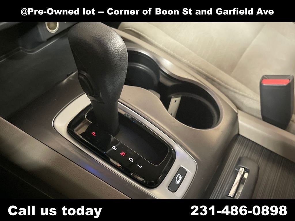 Used 2016  Honda EX image 24