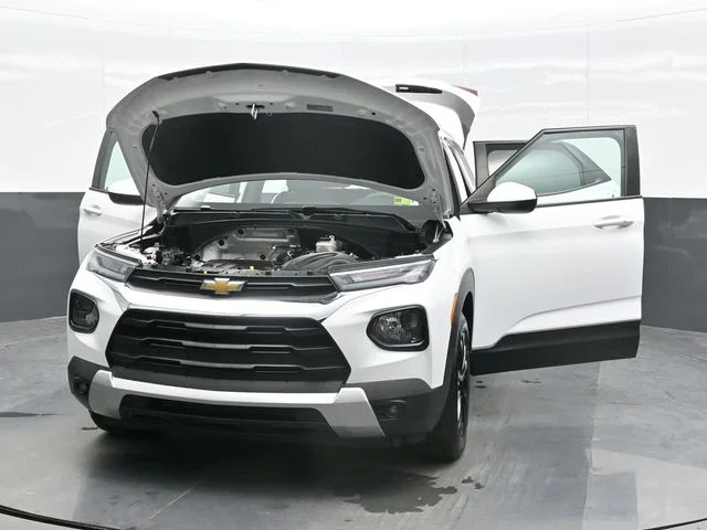 Used 2022 White Chevrolet LT image 30