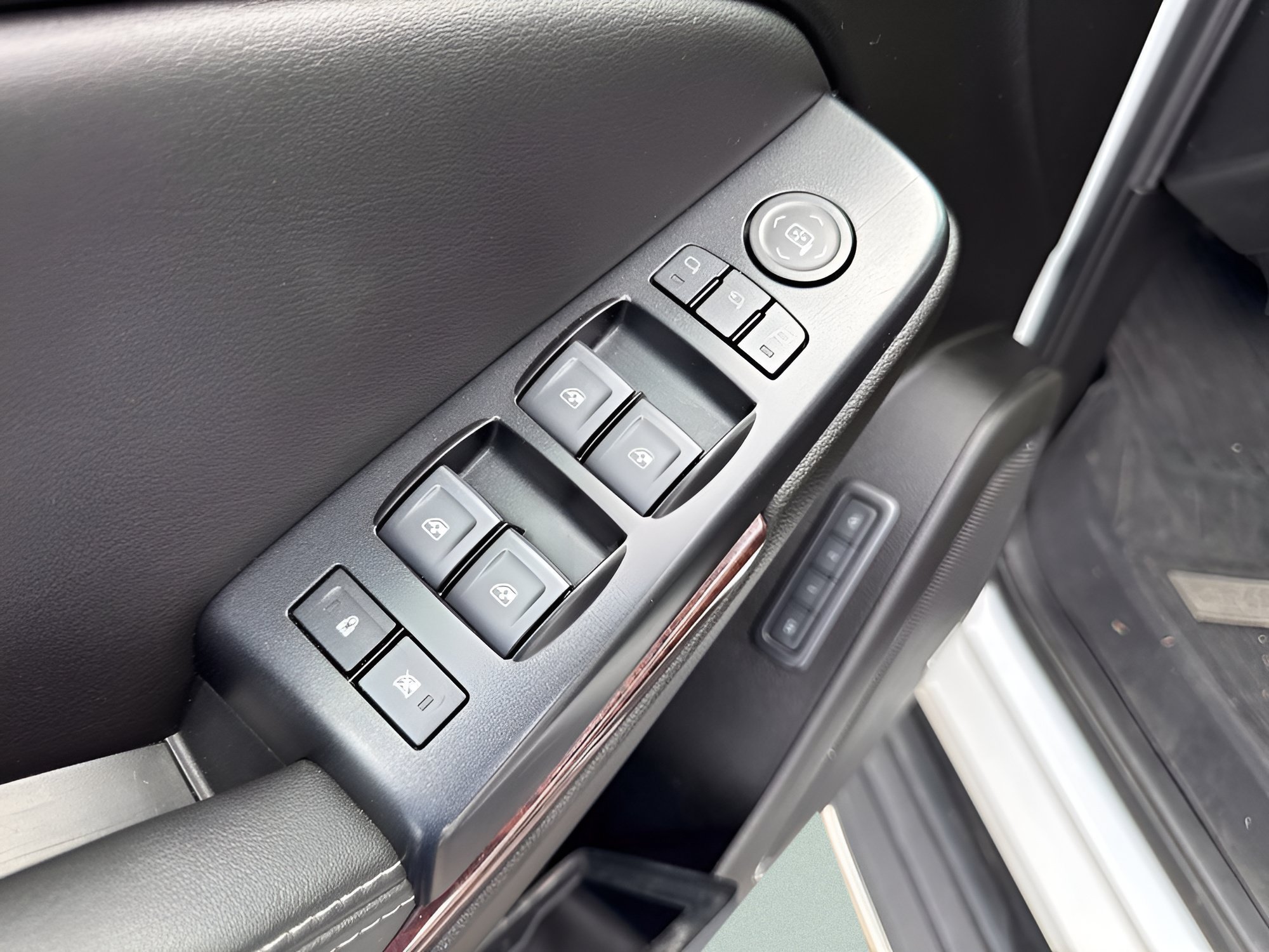 Used 2019 Summit White GMC SLT image 31