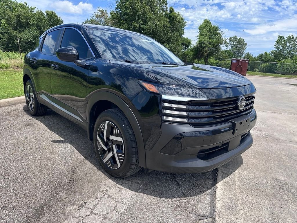 Used 2025 Black Nissan SV image 4