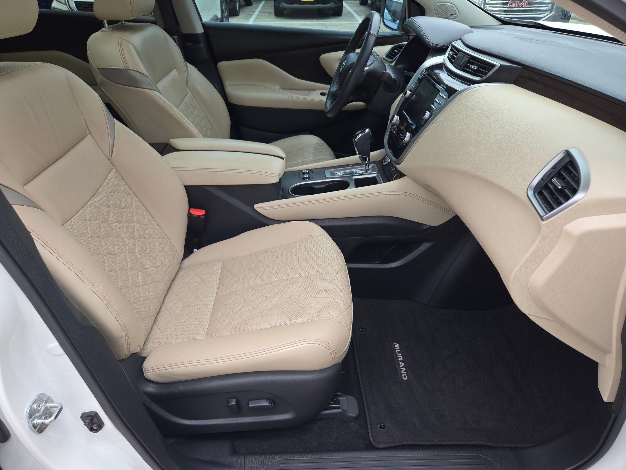 Used 2022 Pearl White Tricoat Nissan Platinum image 28