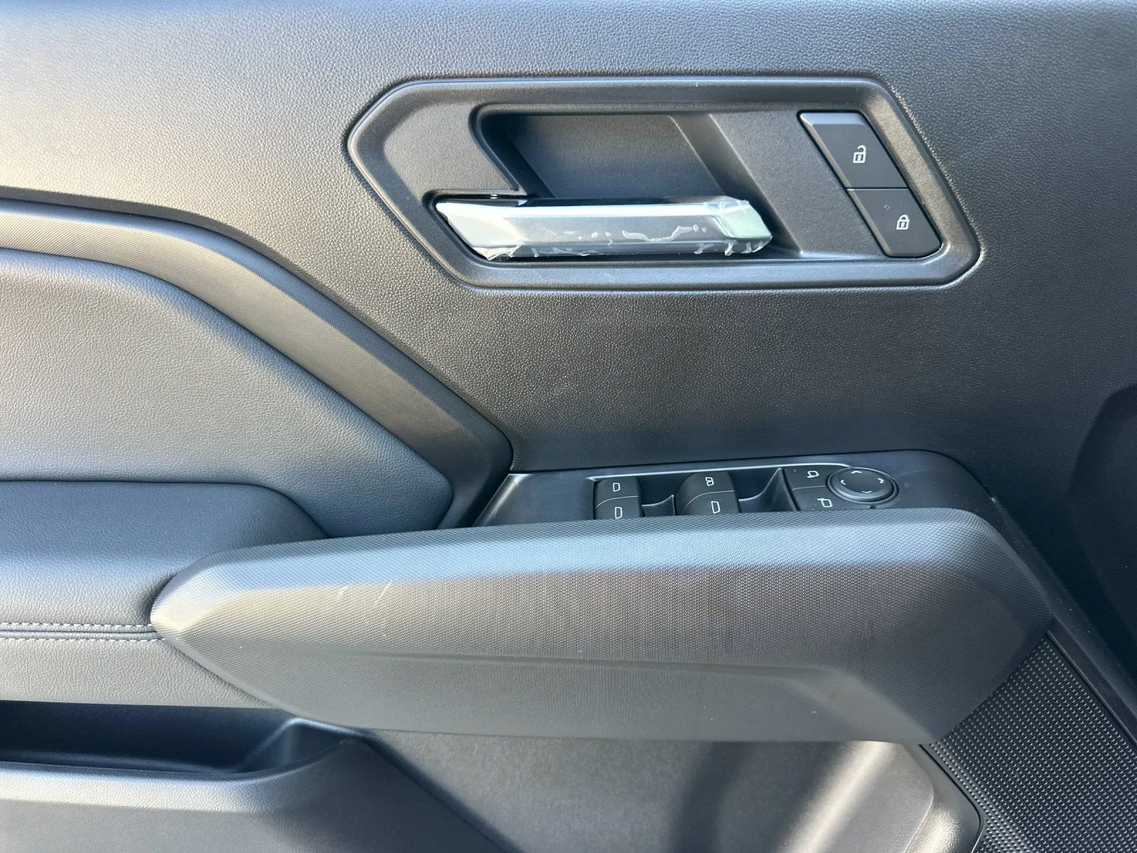 2026 Chevrolet Colorado LT - Photo 11