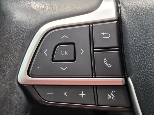 Used 2024 Silver Toyota XLE image 22