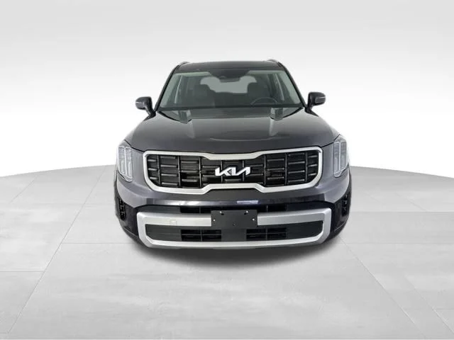 Used 2025 Gray Kia S image 3