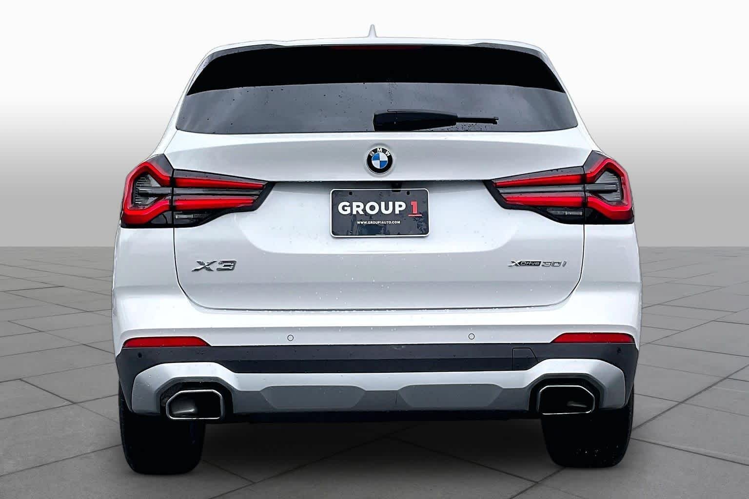 Used 2022 Mineral White Metallic BMW xDrive30i image 4