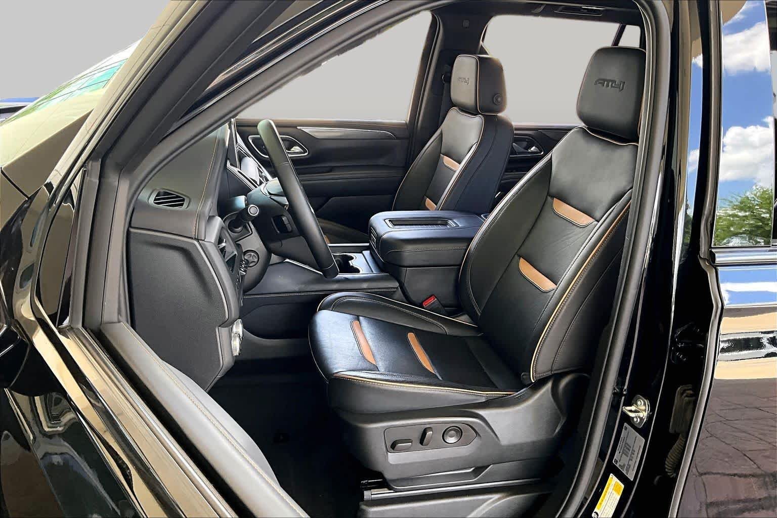 Used 2023 Onyx Black GMC AT4 image 7