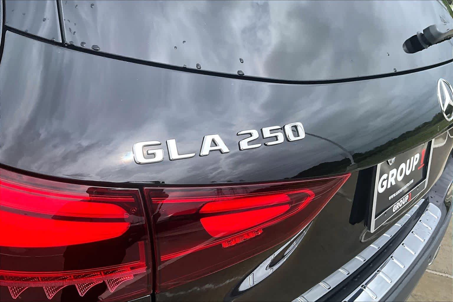 Used 2025 Night Black Mercedes-Benz GLA 250 image 9