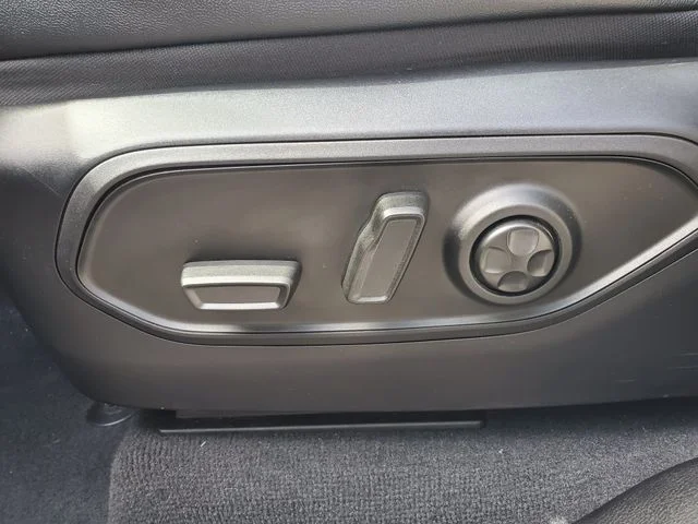 Used 2024 White Jeep Altitude X image 18