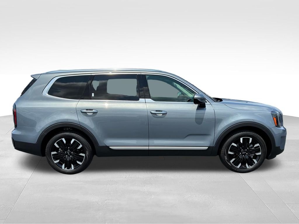 Certified Used 2025 Silver Kia SX image 5