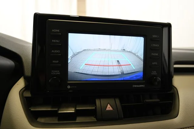 Used 2021 Silver Toyota XLE image 6