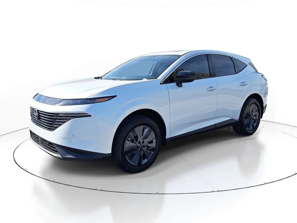 New 2026 White Nissan SL image 4