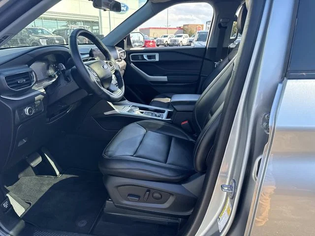 Used 2022 Silver Ford XLT image 25