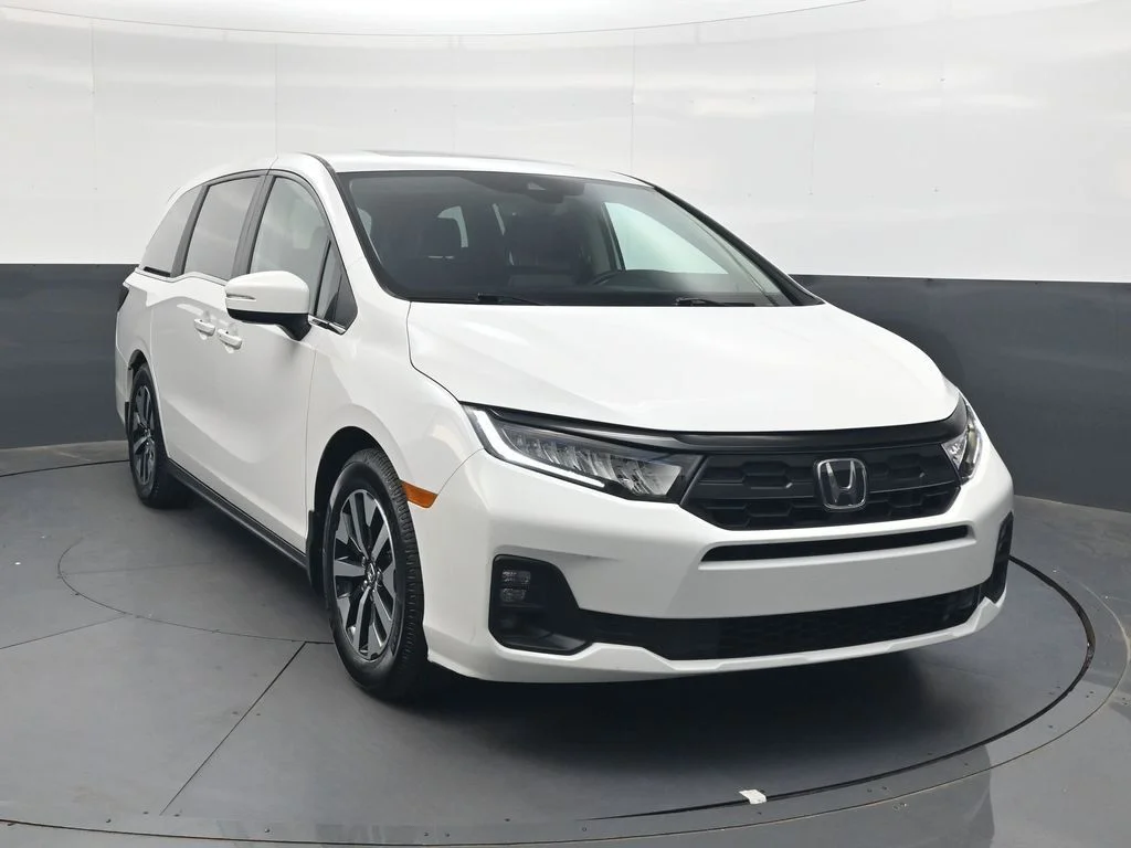 Certified Used 2025 White Honda EX-L image 2