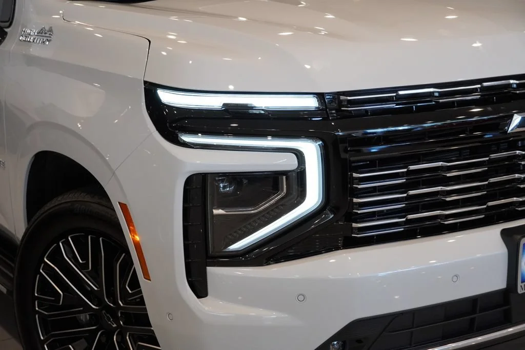 New 2026 Polar White Tricoat Chevrolet High Country image 32