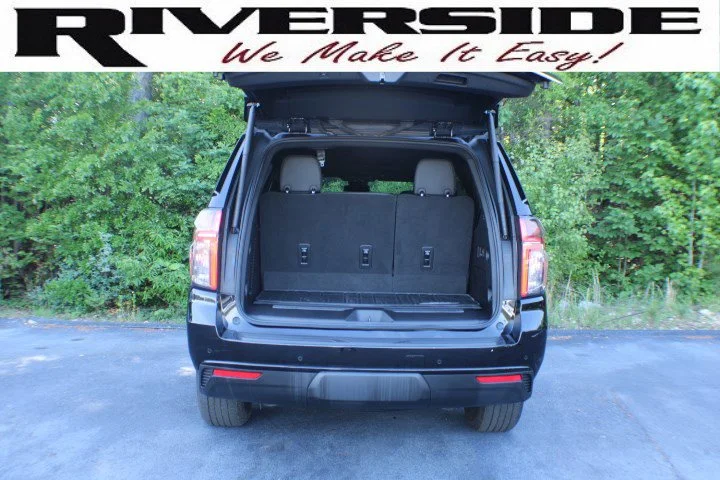 Used 2023 Black Chevrolet Z71 image 18