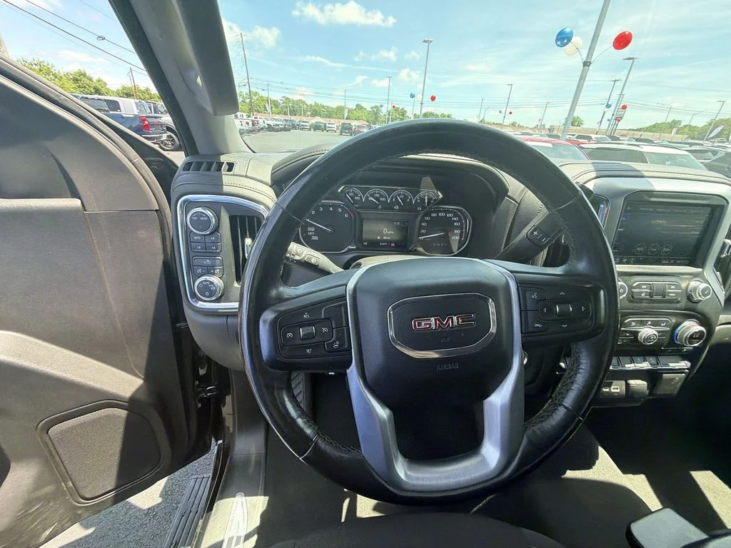 Used 2021 Black GMC SLE image 20