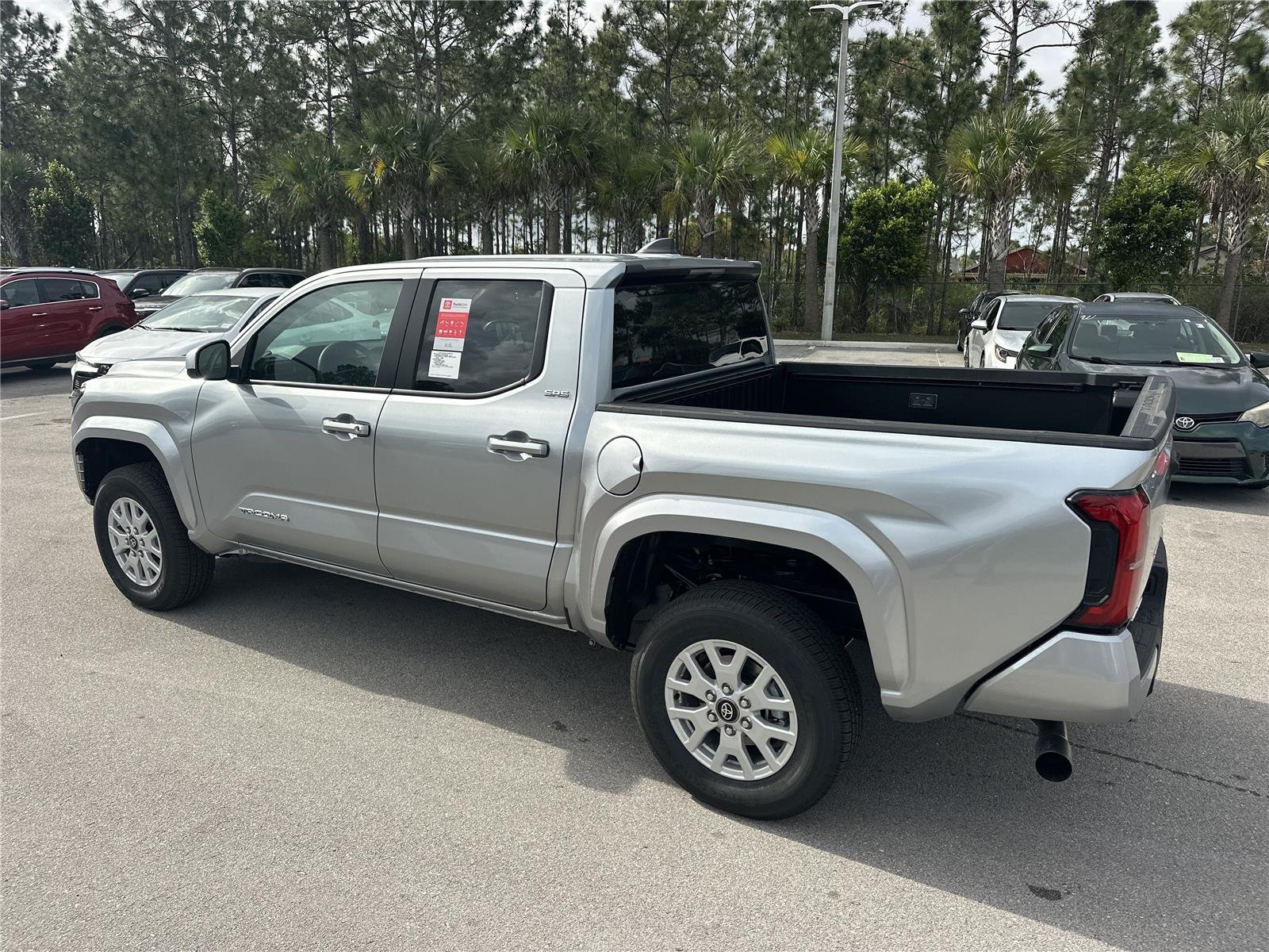 View vehicle photo 7