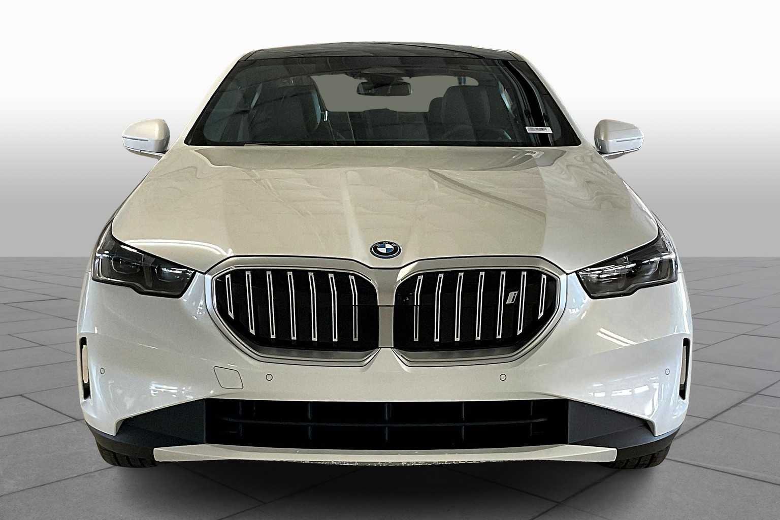Used 2026 Mineral White Metallic BMW eDrive40 image 3