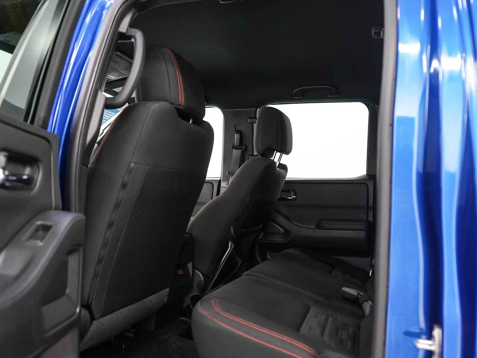 Used 2024 Bluestone Pearl Nissan PRO-4X image 18