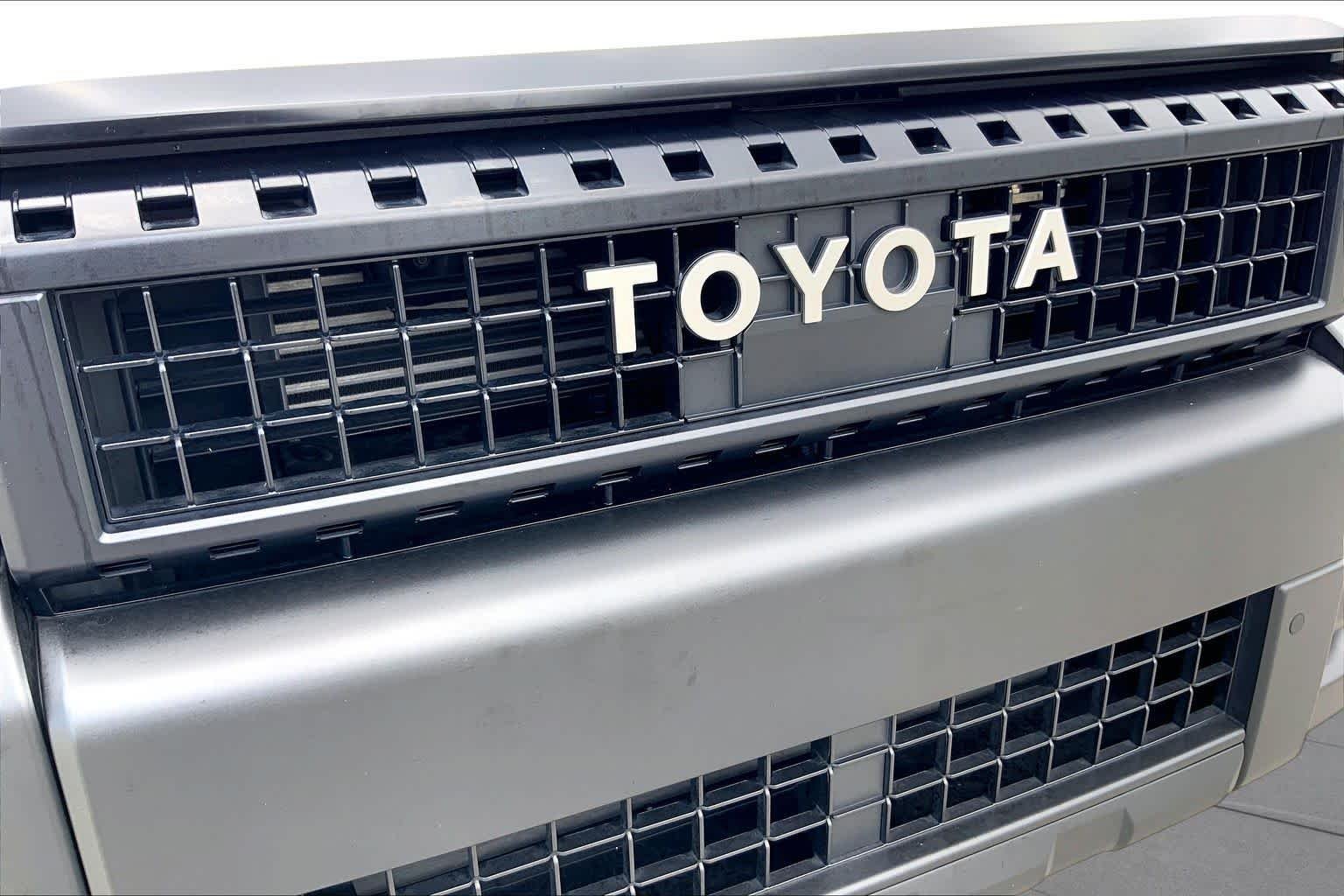 Used 2025 Ice Cap Toyota 1958 image 29