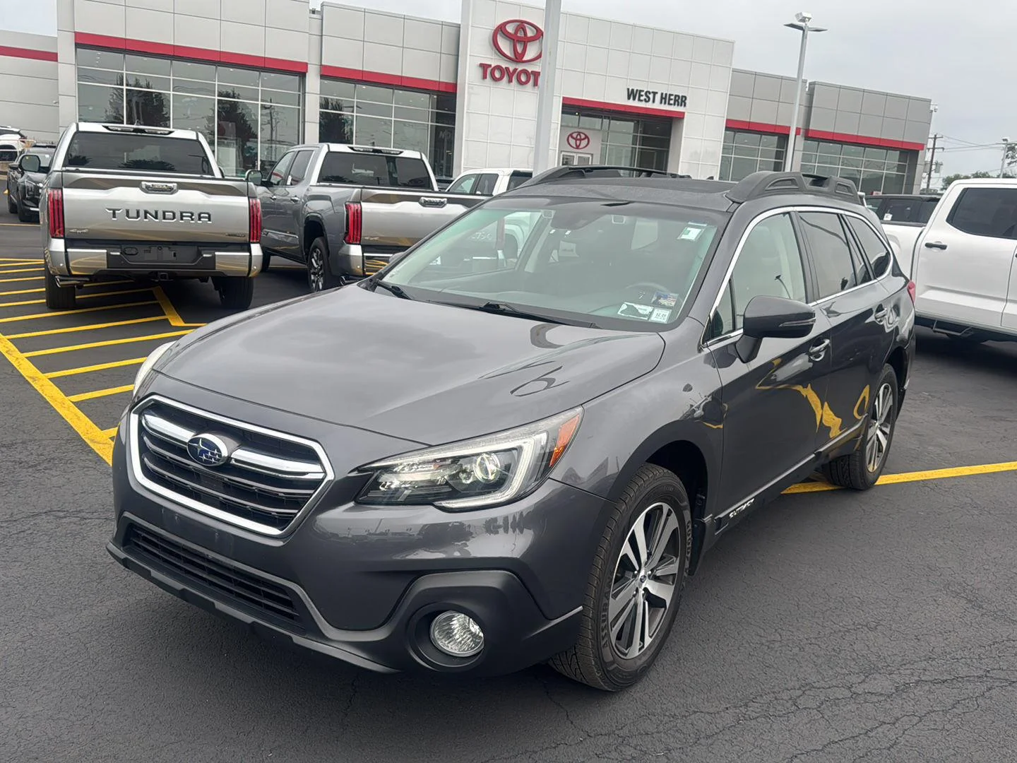Used 2018 Magnetite Gray Metallic Subaru Limited image 3