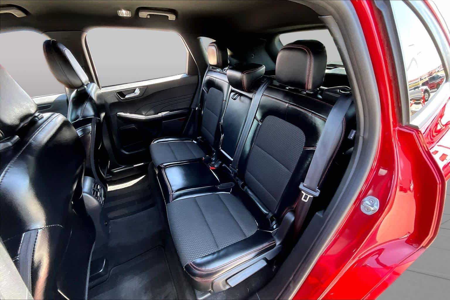 Used 2024 Rapid Red Metallic Tinted Clearcoat Ford ST-Line image 19