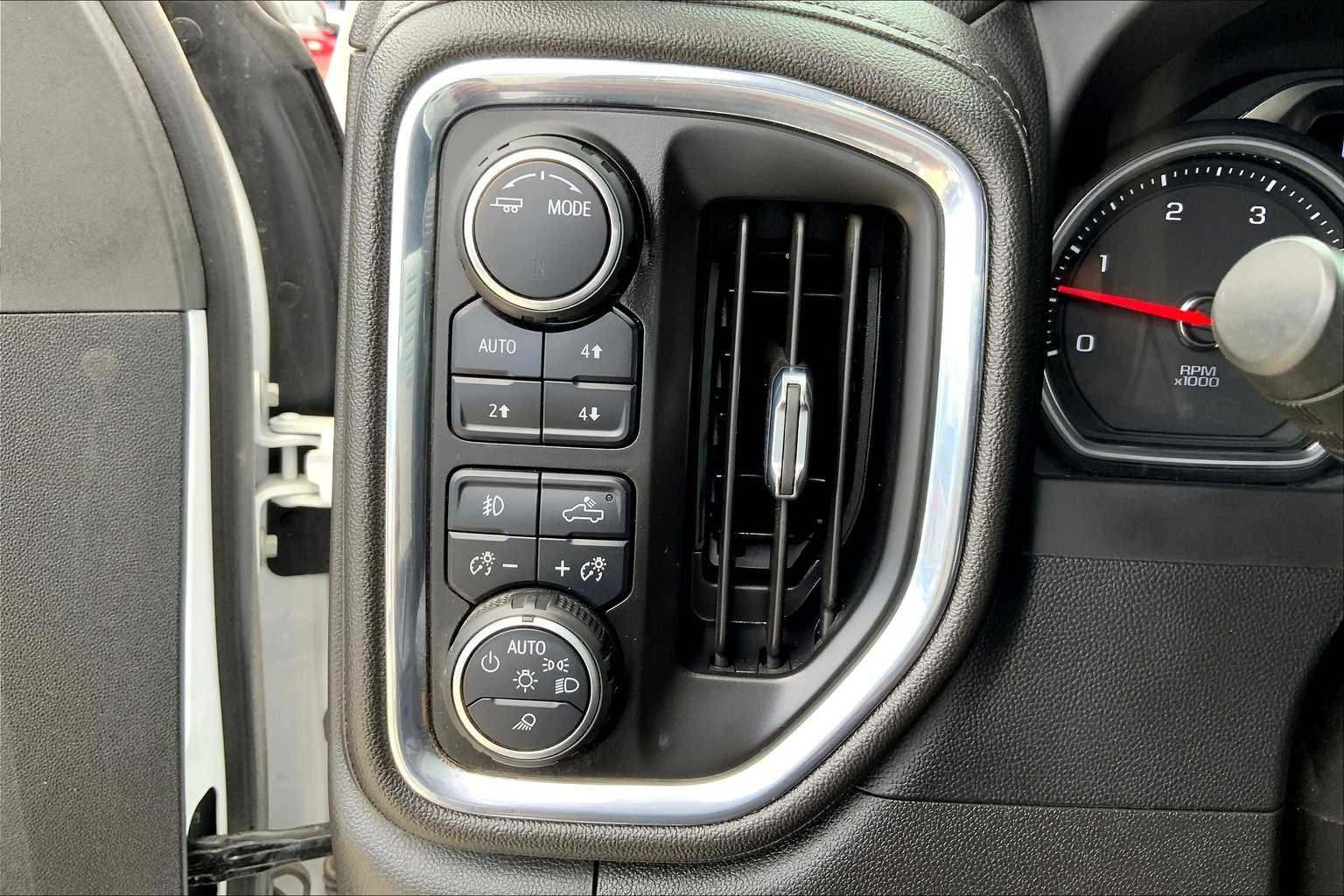 Used 2023 Summit White Chevrolet High Country image 34