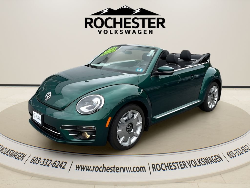 Used 2018 Bottle Green Metallic/Black Roof Volkswagen 2.0T SE image 2