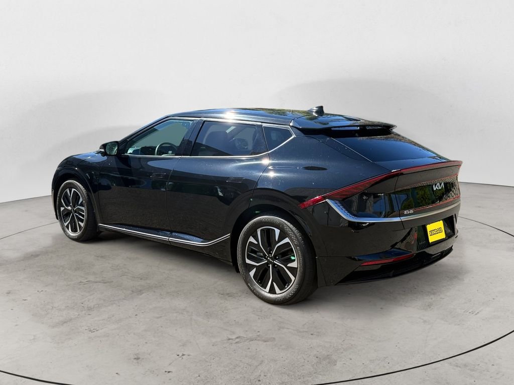 Used 2023 Black Kia Wind image 7
