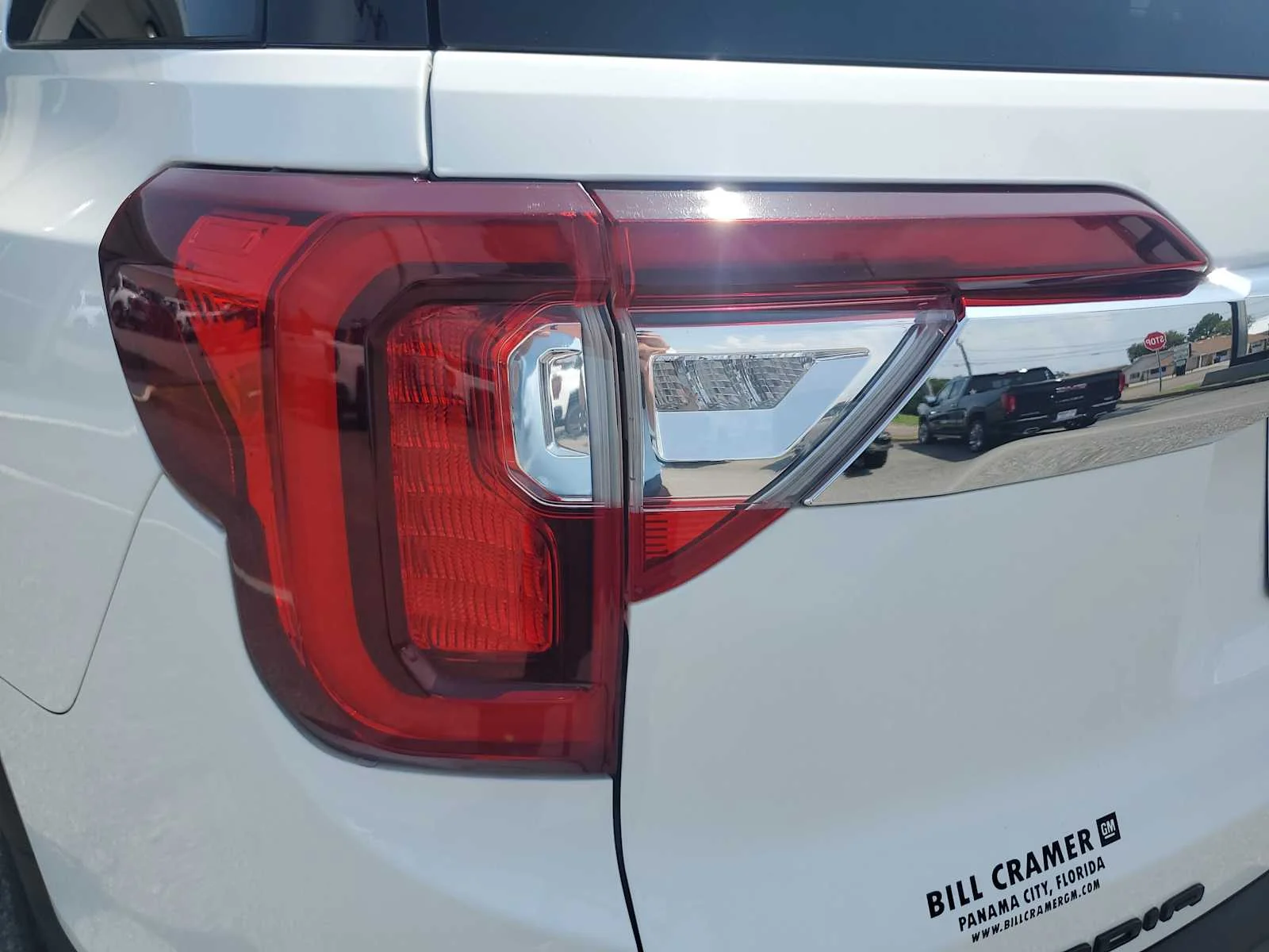 Used 2020 SUMMIT WHITE GMC SLE image 13