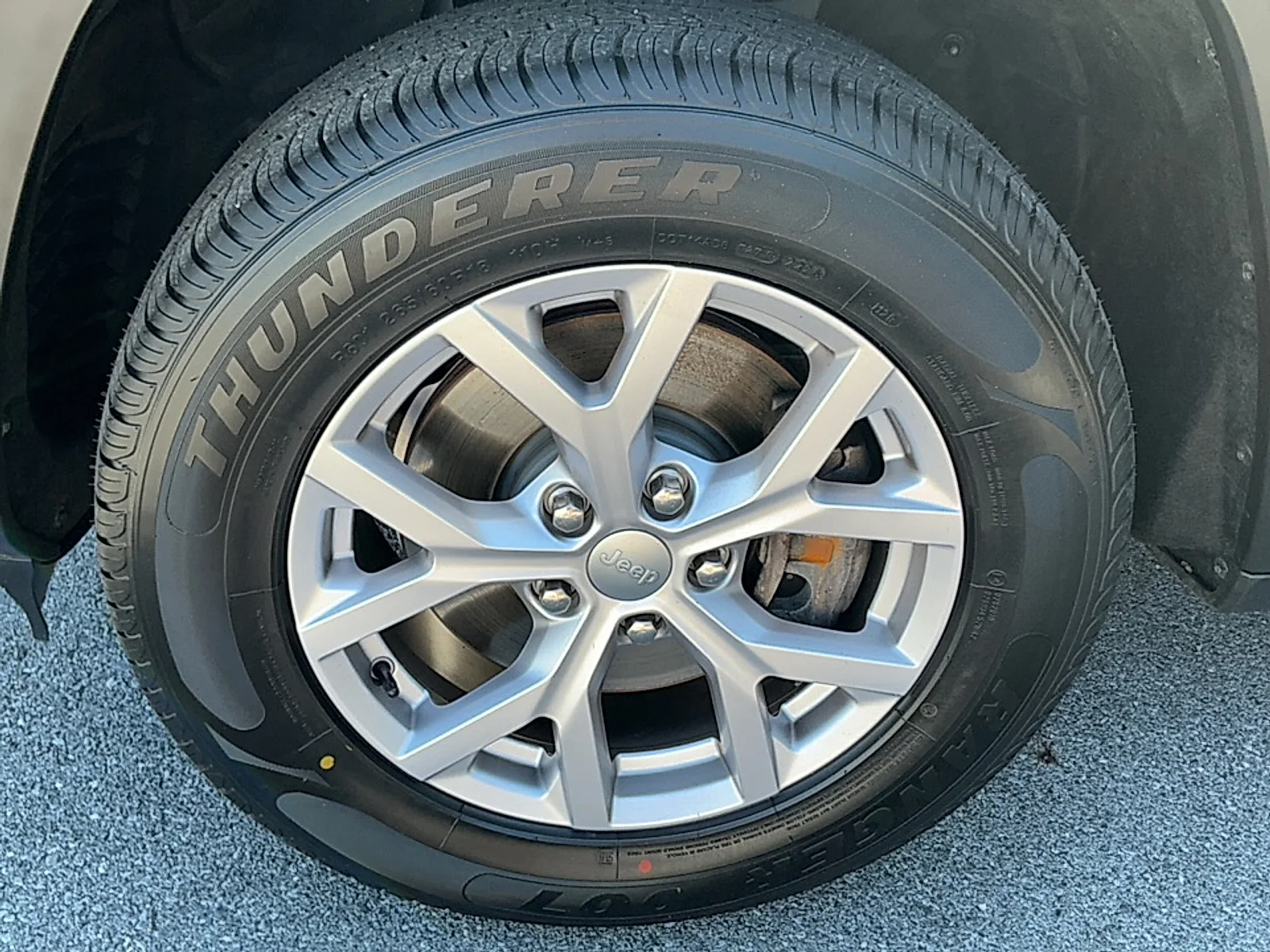 Used 2021 Rocky Mountain Pearlcoat Jeep Limited 4x4 image 5