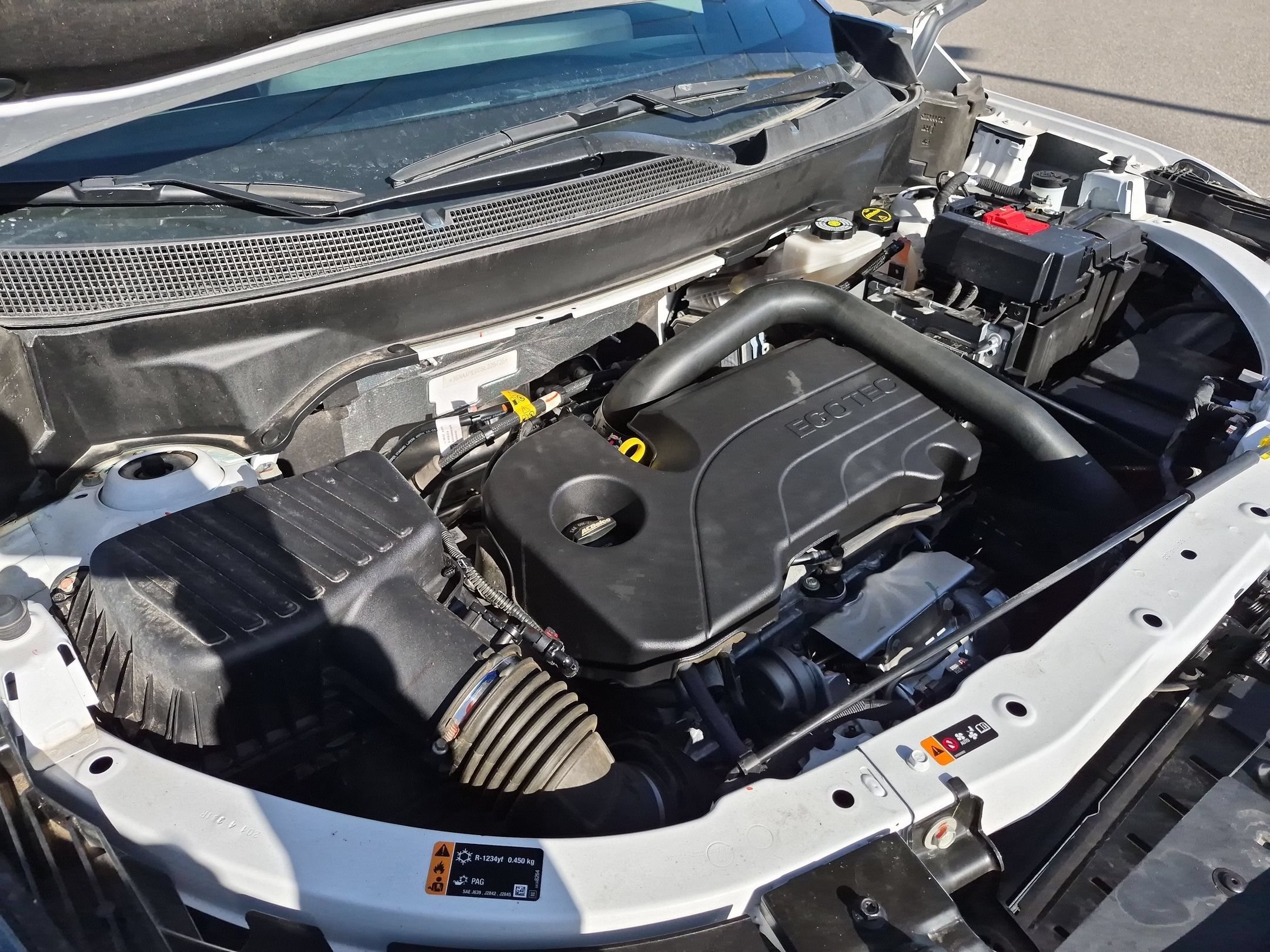 Used 2025 Summit White Chevrolet AWD LT image 33