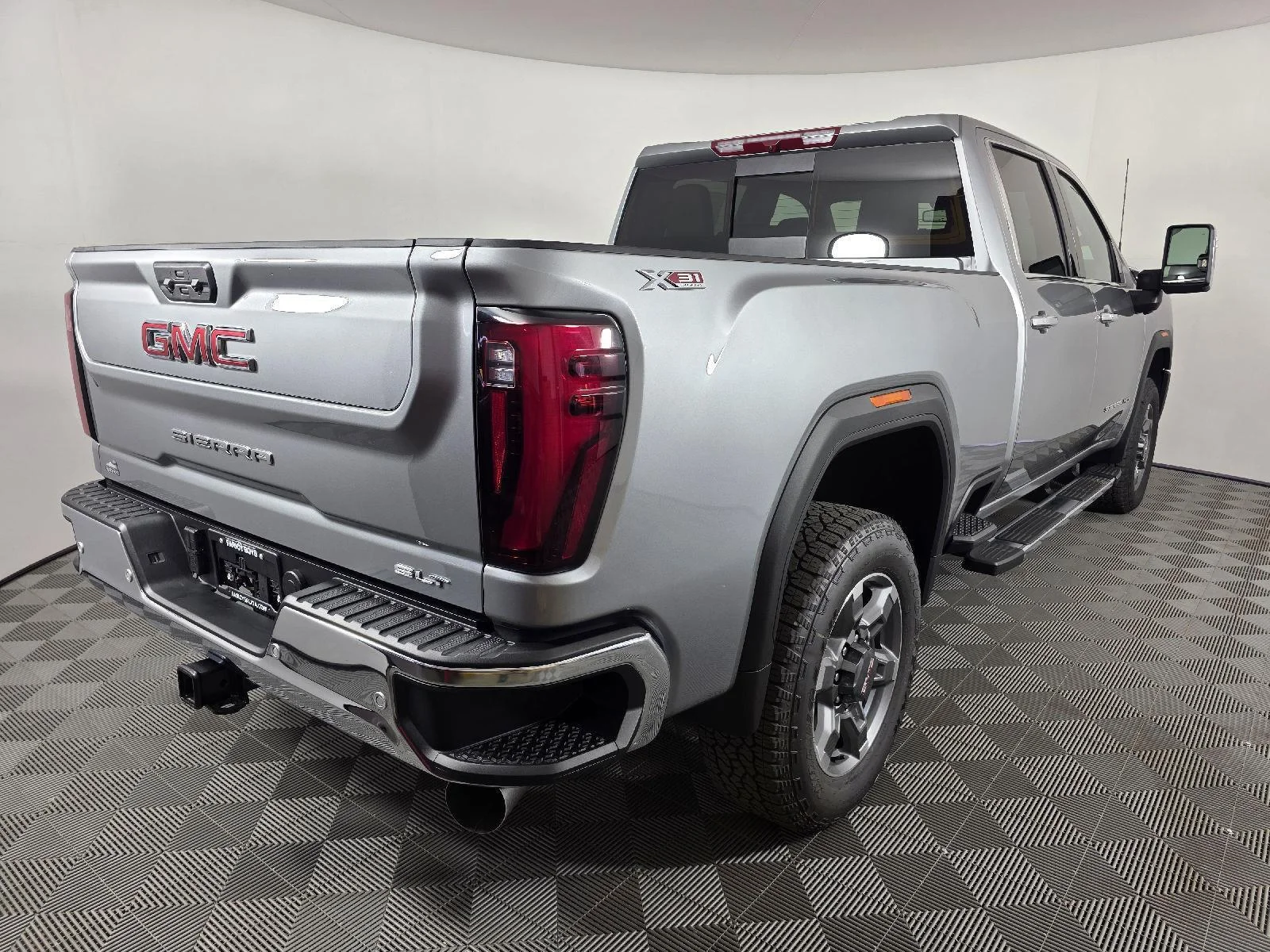 New 2025 Sterling Metallic GMC SLT image 9