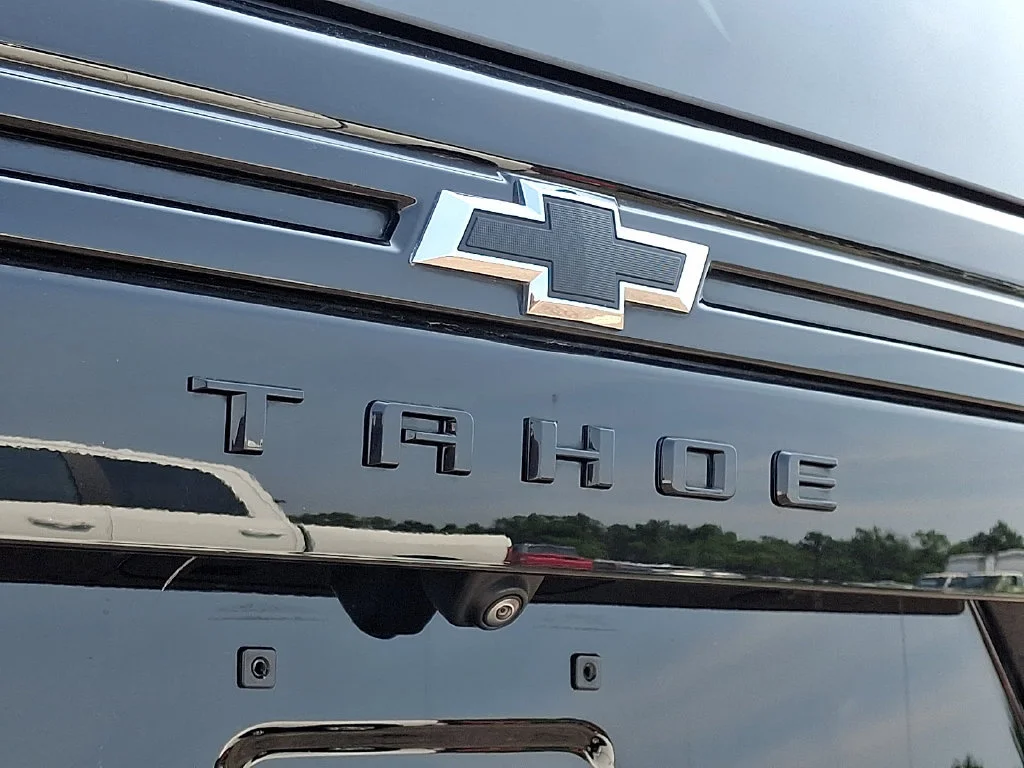 Used 2023 Black Chevrolet Z71 image 32