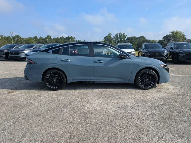 New 2027 Atlantic Gray Metallic / Super Black Two-tone Nissan SR image 3