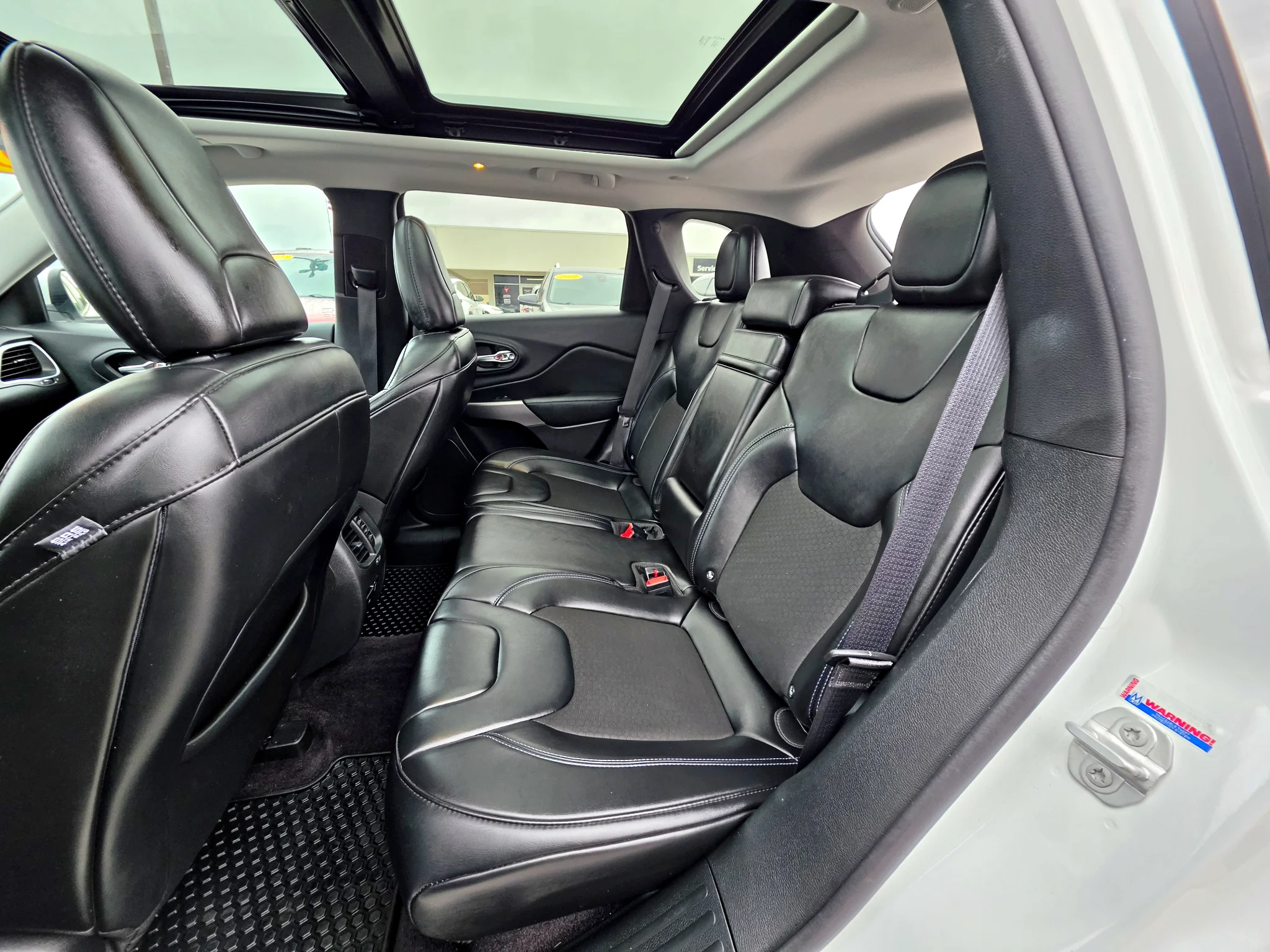 Used 2019 Bright White Clearcoat Jeep Latitude Plus image 24