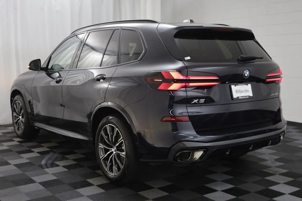 New 2026 Black BMW xDrive40i image 15