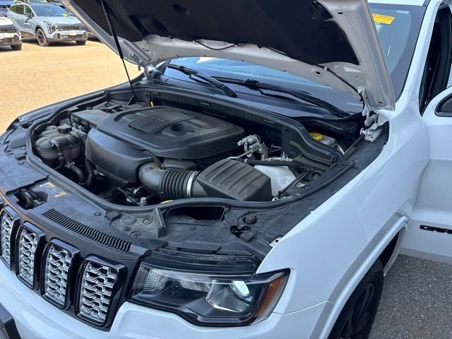 Used 2022 White Jeep Laredo X image 17