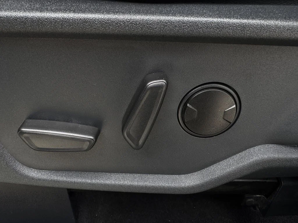 Used 2024 White Ford Wildtrak image 25