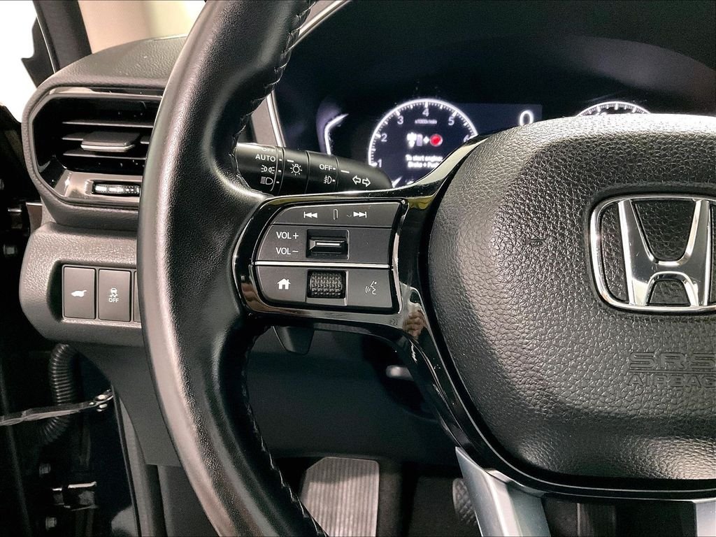 Used 2023 Black Honda EX-L image 23