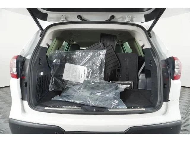 New 2027 CRYSTAL WHITE PEARL Subaru Premium 7-Passenger image 25
