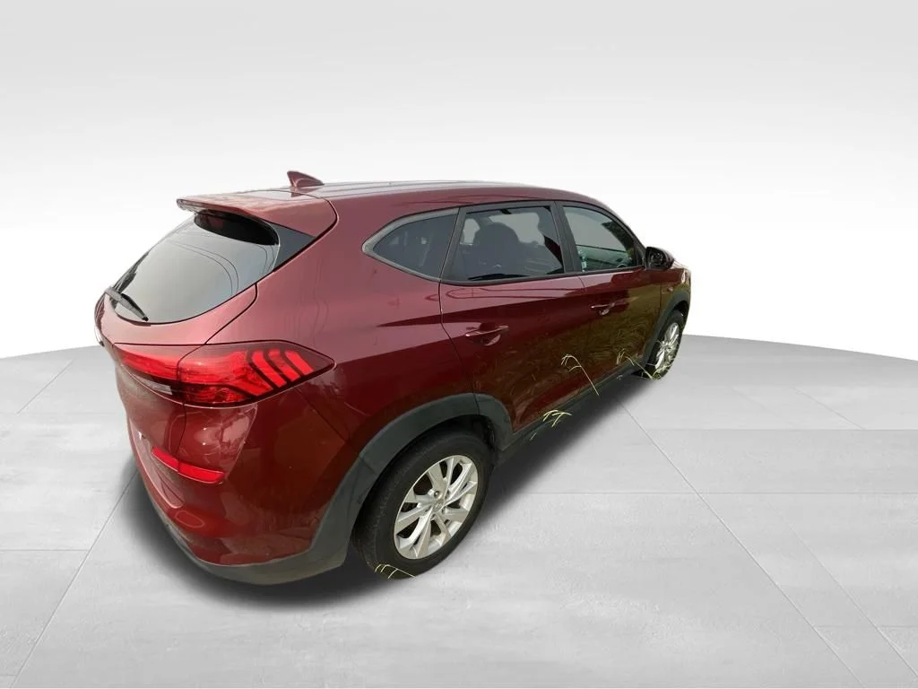 Used 2019 Red Hyundai SE image 15