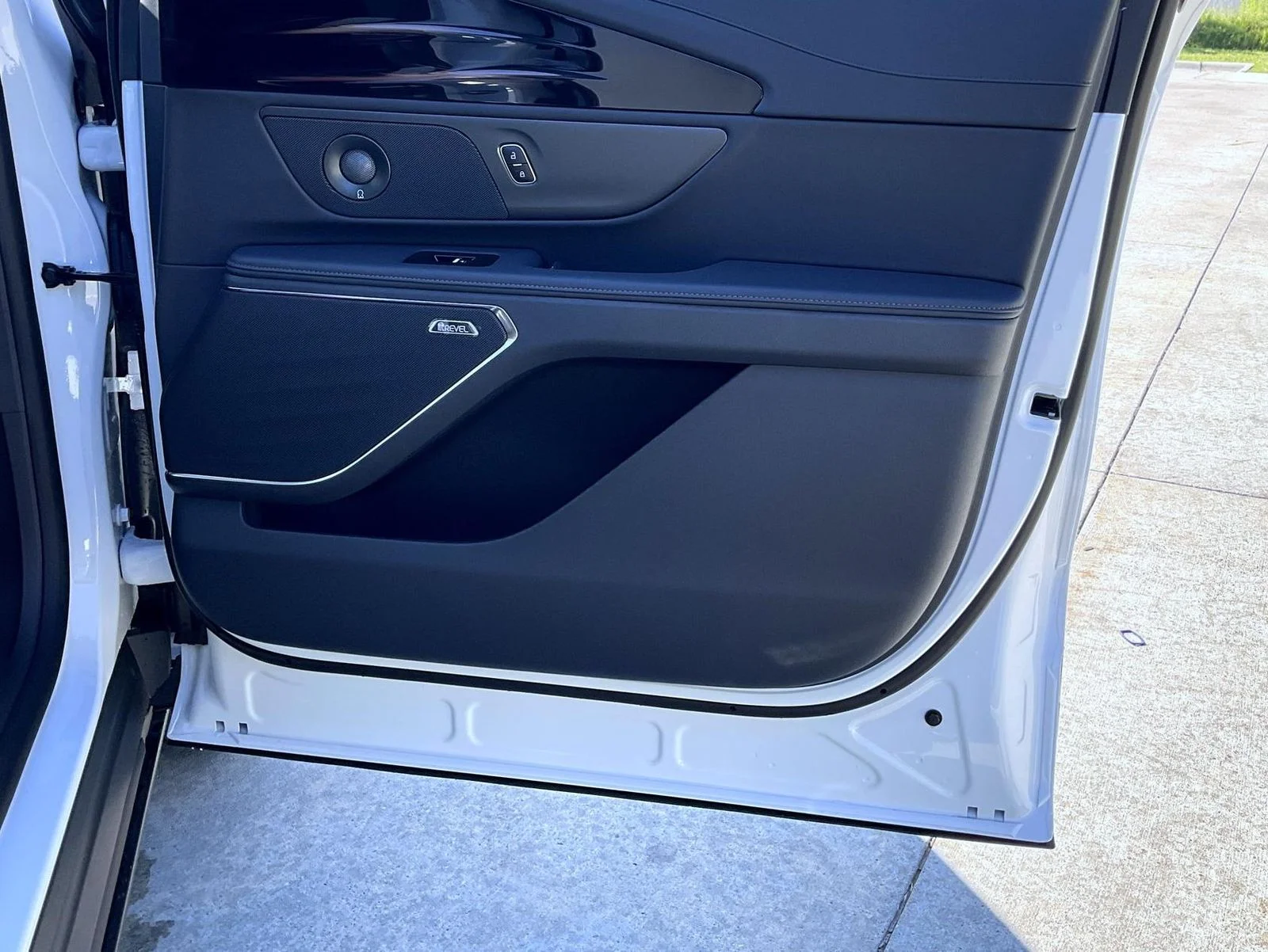 New 2026 White Lincoln Premiere image 17